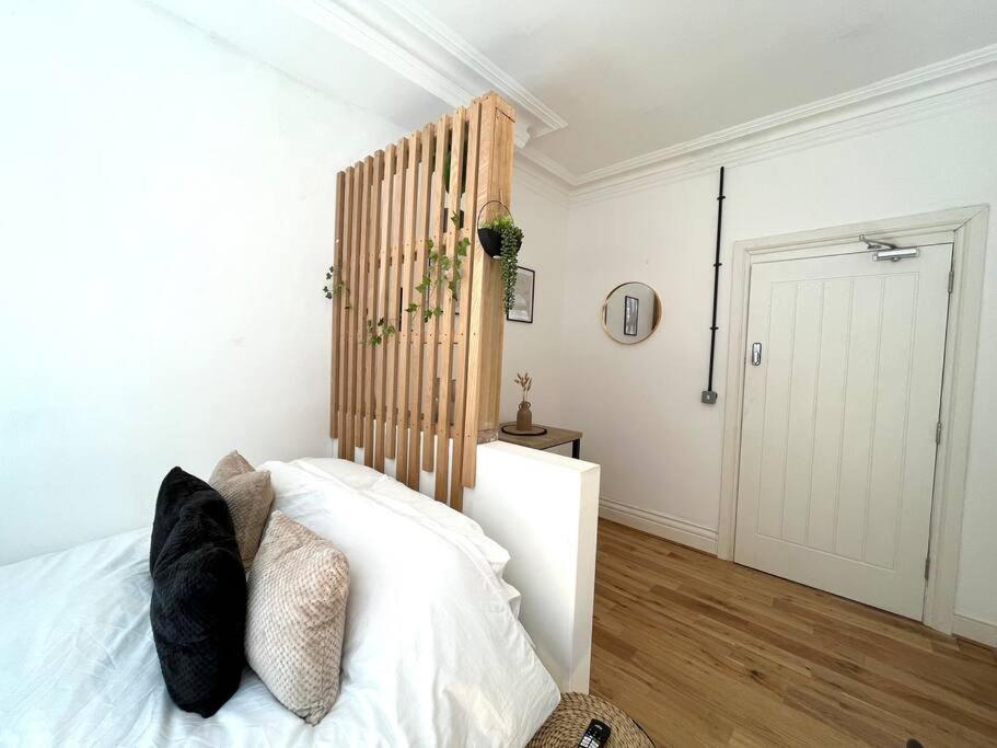 Apartamento Flat 12, 10 St John'S Road Bournemouth Exterior foto